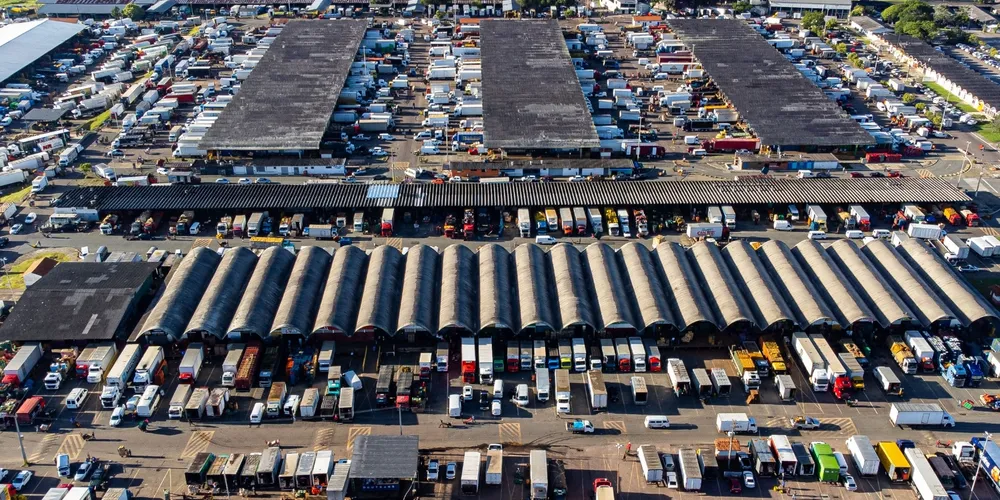 Sede do Sindaruc na Ceasa Curitiba recebe mutirão de serviços públicos voltado a trabalhadores do entreposto e moradores da região sul da capital