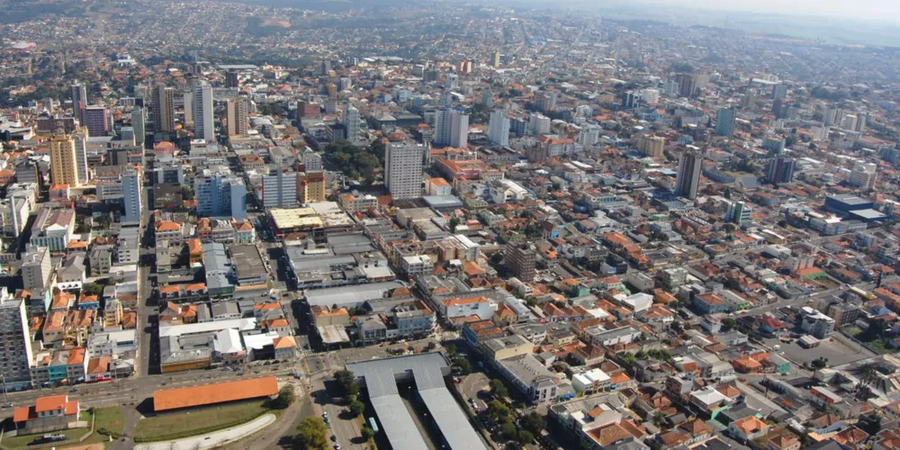 Cidade de Ponta Grossa, nos Campos Gerais, vista de cima