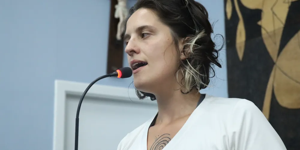 A representante do Coletivo e conselheira dos Direitos da Mulher de Ponta Grossa, Juliane Carrico