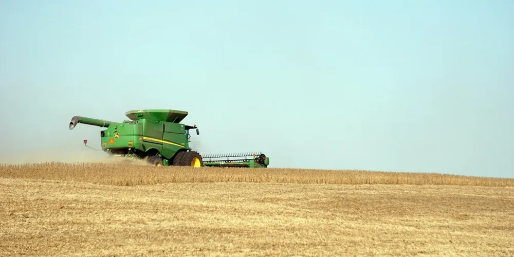 Colheita entra na reta final sob monitoramento climático