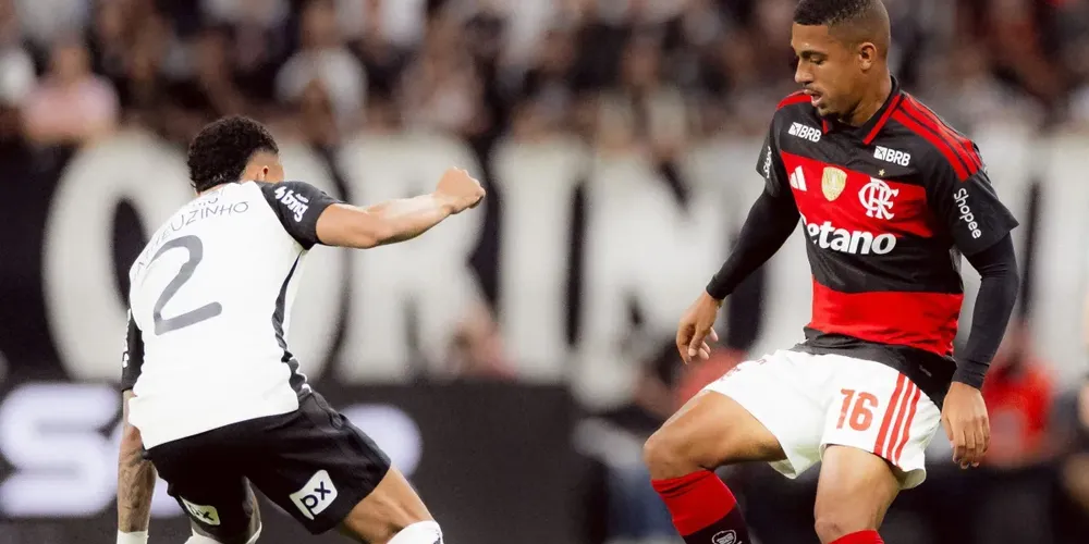Lance de Corinthians x Flamengo pelo Brasileirão