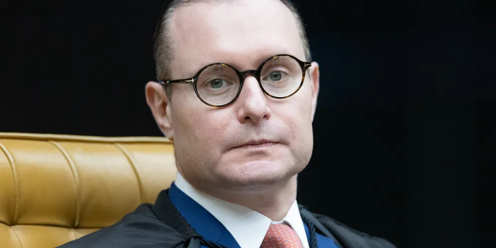 Ministro Cristiano Zanin durante a Sessão Plenária