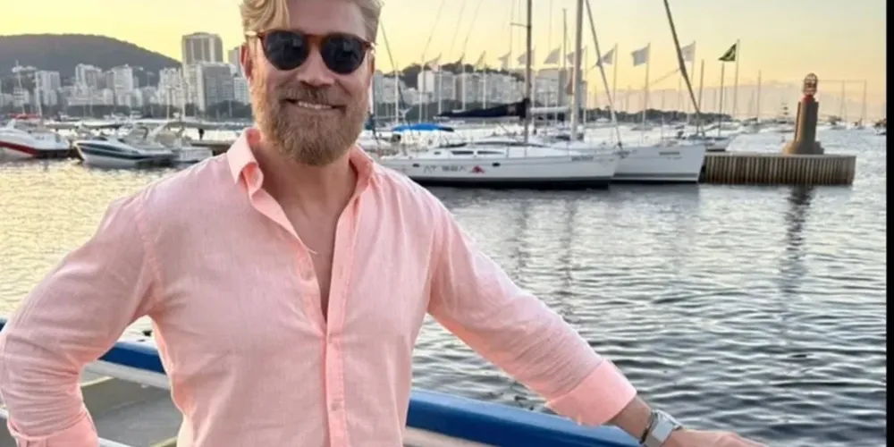 O ator e dublador Clécio Souto precisou ser levado ao hospital às pressas, na manhã deste domingo (29), após publicar uma carta de despedida nas redes sociais