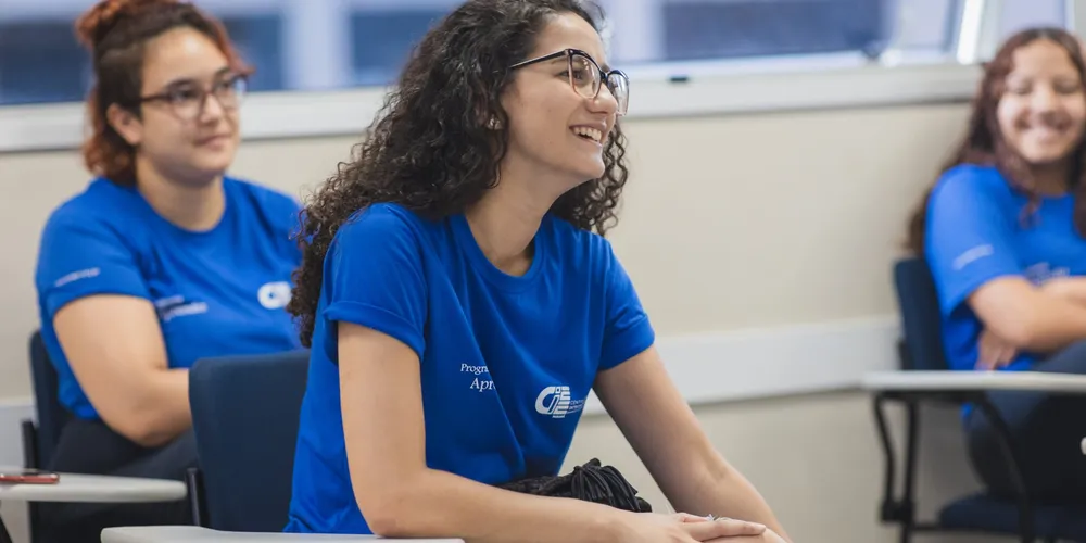 Oportunidades são destinadas a alunos do ensino médio e superio