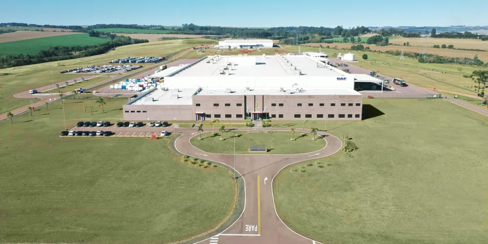 A unidade da DAF Caminhões é situada na avenida Senador Flávio Carvalho Guimarães, no bairro Boa Vista, em Ponta Grossa
