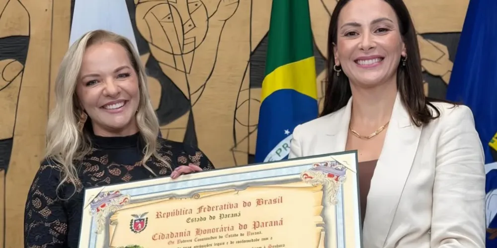 A delegada Ana Paula Cunha Carvalho recebeu o Título de Cidadã Honorária do Paraná por indicação da deputada estadual Mabel Canto (PP)