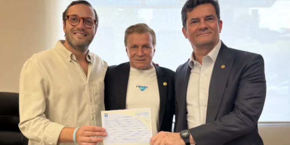 O deputado federal Filipe Barros, o deputado estadual Mauro Moraes e o senador Sergio Moro, todos filiados ao Partido Liberal (PL)