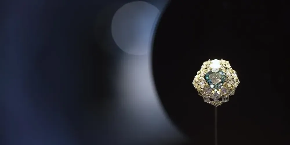 Diamante é a maior pedra azul-esverdeada já certificada pelo GIA