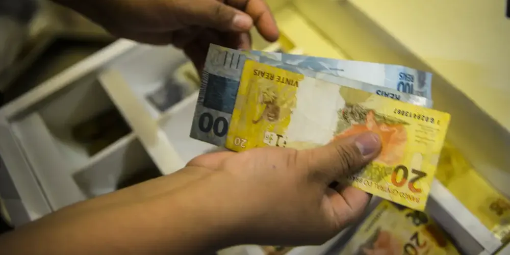 O reajuste segue a projeção de 3,06% para o Índice Nacional de Preços ao Consumidor (INPC) para os 12 meses terminados em novembro