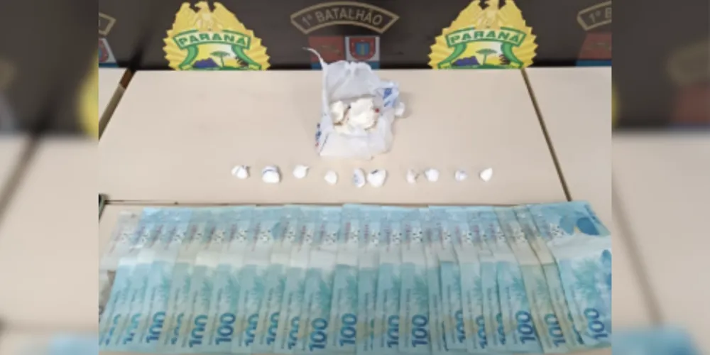 O homem foi detido e encaminhado à delegacia, juntamente com o material apreendido