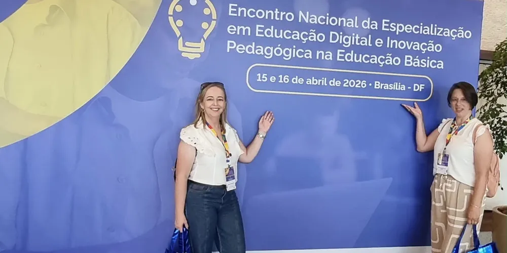 Representando o município, participaram do encontro as professoras Cristiane Kiel e Danielle Scariotte