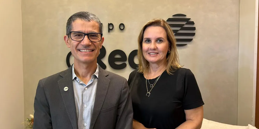 O futuro reitor da UEPG, Ivo Mottin Demiate, ao lado de sua vice, Adriana Campagnoli