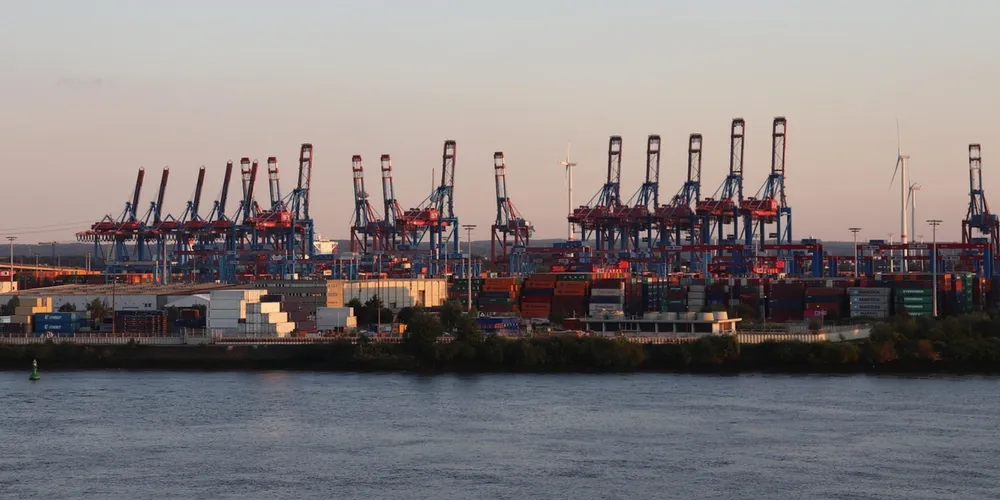 Guerra no Oriente Médio trava logística no Estreito de Ormuz e interrompe trajetória de alta das exportações do agronegócio brasileiro para o mercado árabe