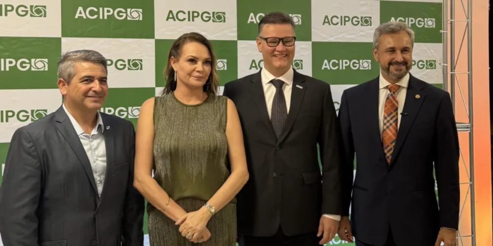 O deputado Fabio Oliveira (Novo) participou da cerimônia de posse da nova diretoria da ACIPG, realizada nessa segunda-feira (6), em Ponta Grossa