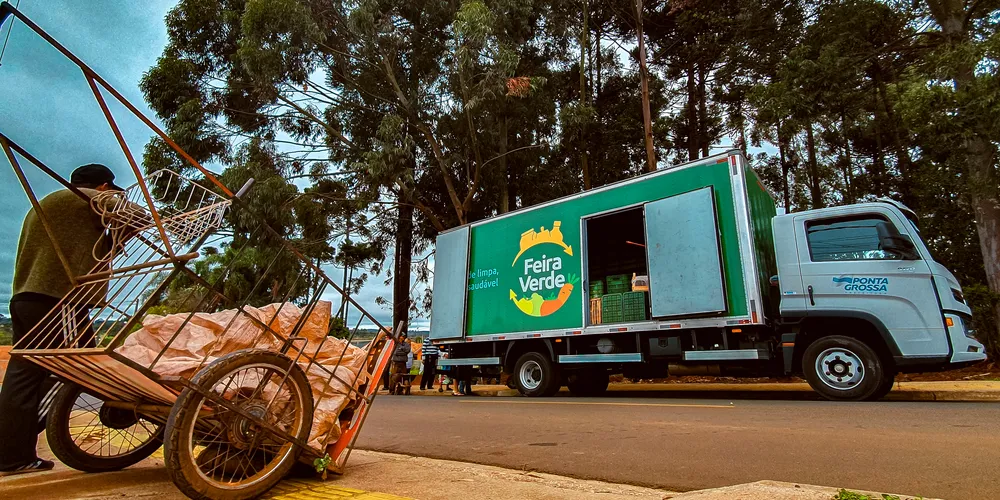 População pode trocar recicláveis por frutas e verduras no Feira Verde