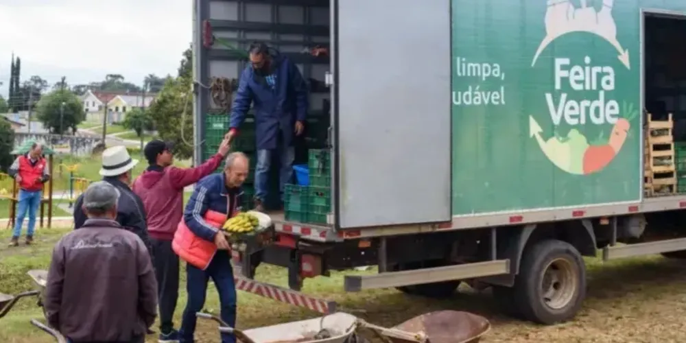 Equipes do Feira Verde estarão trocando recicláveis por frutas, verduras e legumes
