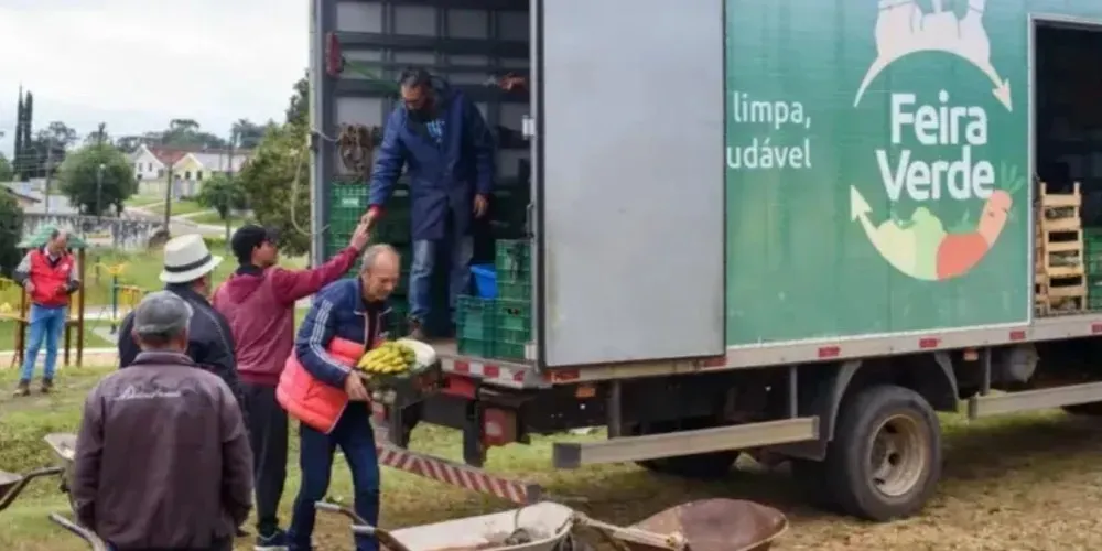 Equipes do Feira Verde estarão trocando recicláveis por frutas, verduras e legumes
