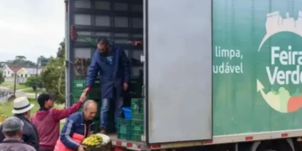 Equipes do Feira Verde estarão trocando recicláveis por frutas, verduras e legumes