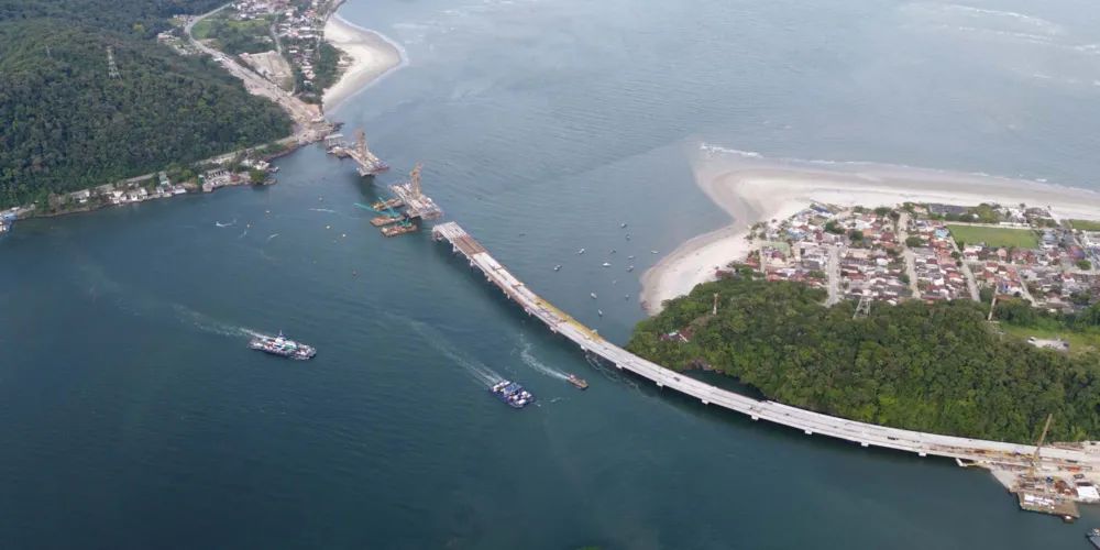 Não foram identificados danos que comprometam o andamento da obra na Ponte de Guaratuba