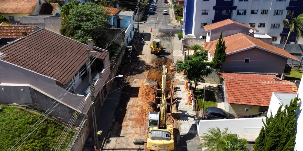 Prefeitura constrói extensão de galeria pluvial na Rua Estados Unidos, Vila Ezilda