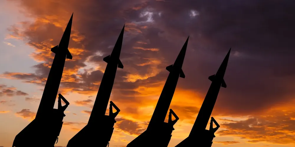 Não é a primeira vez, desde o início da guerra com o Irã, que o governo americano cita uma emergência para dispensar a revisão do Congresso para a venda de armas