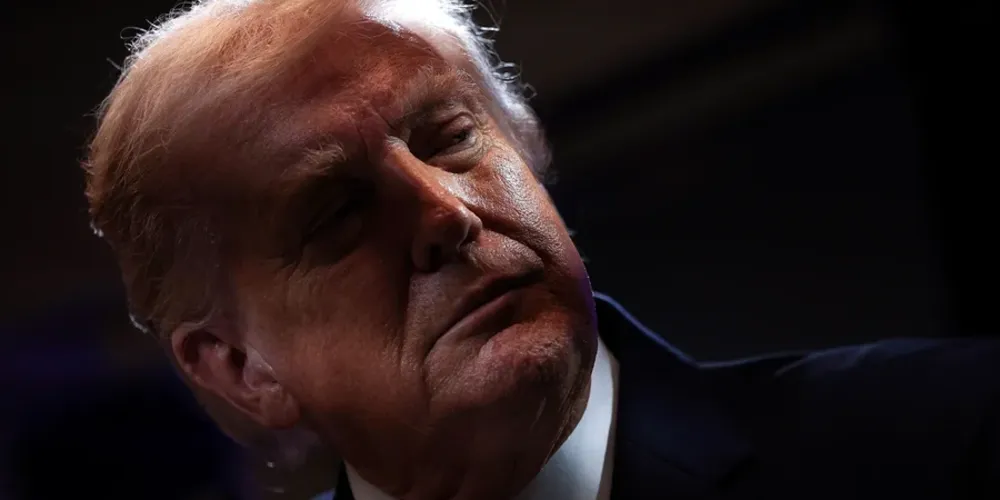 Tradicionalmente, as notas americanas exibem apenas as assinaturas do secretário do Tesouro e do tesoureiro dos EUA