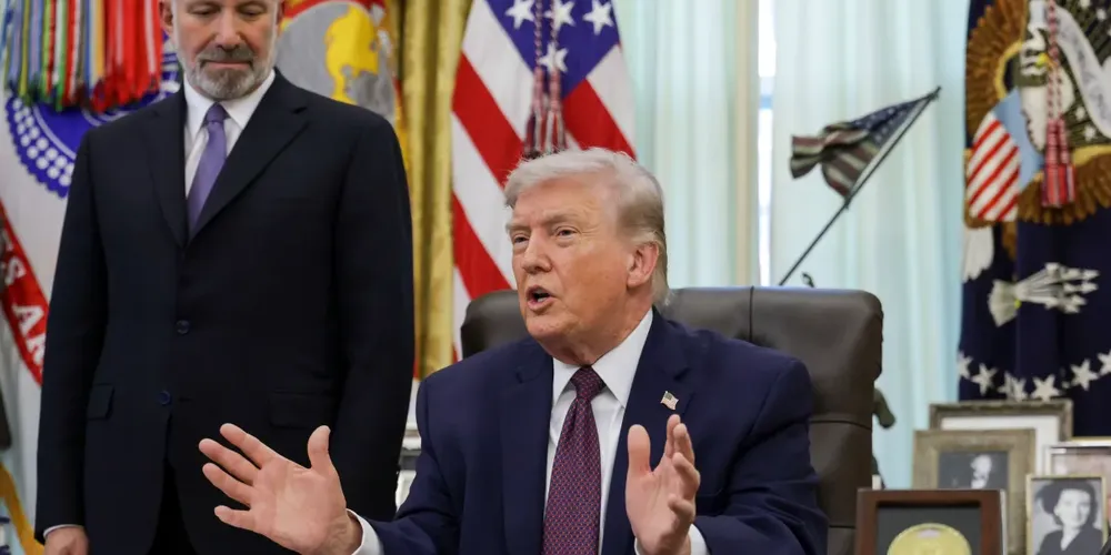 O presidente dos EUA, Donald Trump, no Salão Oval da Casa Branca, nesta terça-feira (31)