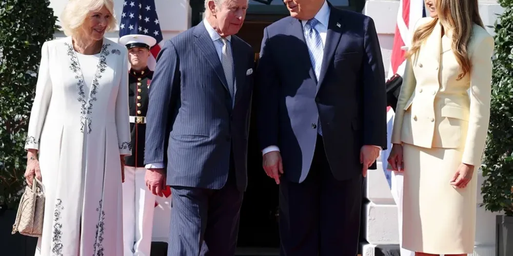 Ao lado da primeira-dama Melania Trump, Trump ressaltou a “profunda conexão histórica e cultural” entre norte-americanos e britânicos