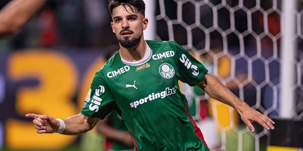 Flaco López comemora gol contra o Santos