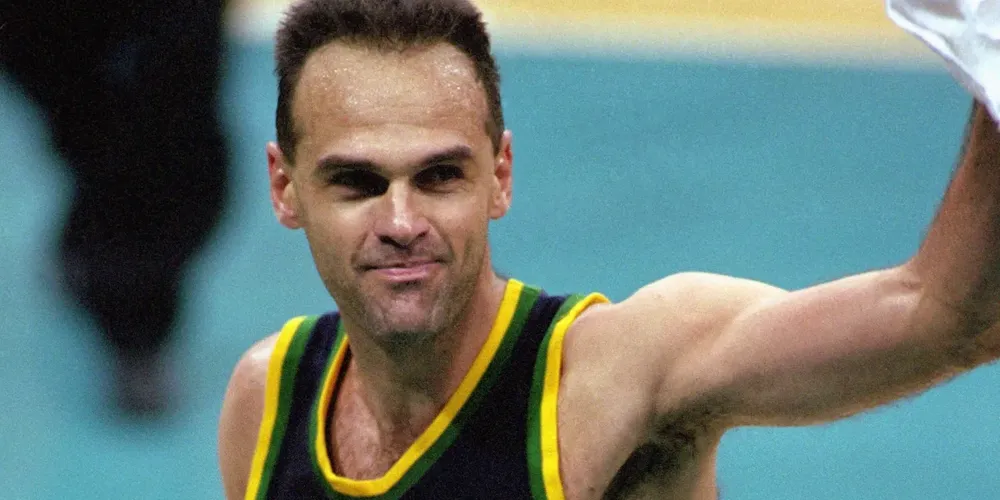 Oscar Schmidt celebrando depois de partida contra o Porto Rico, nos Jogos Olímpicos de 1996