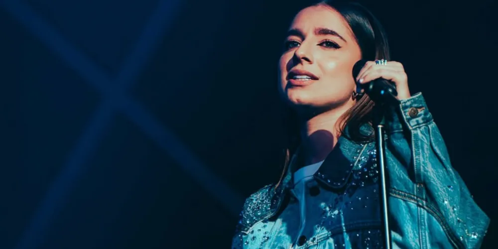 Entre os marcos dessa nova fase está o lançamento do primeiro álbum, intitulado Felídia, além do primeiro show solo, que teve ingressos esgotados