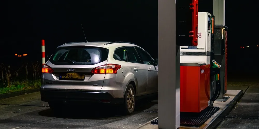 Nova diretriz do governo prioriza as usinas nacionais de biodiesel, fortalecendo a agricultura familiar e a autonomia energética do país frente às crises internacionais