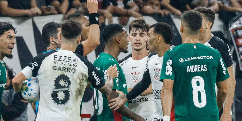 Clima quente tomou conta da partida na Neo Química Arena