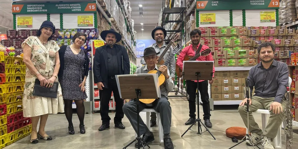 O Grupo de Serenata de Ponta Grossa se apresenta em diversos espaços do município