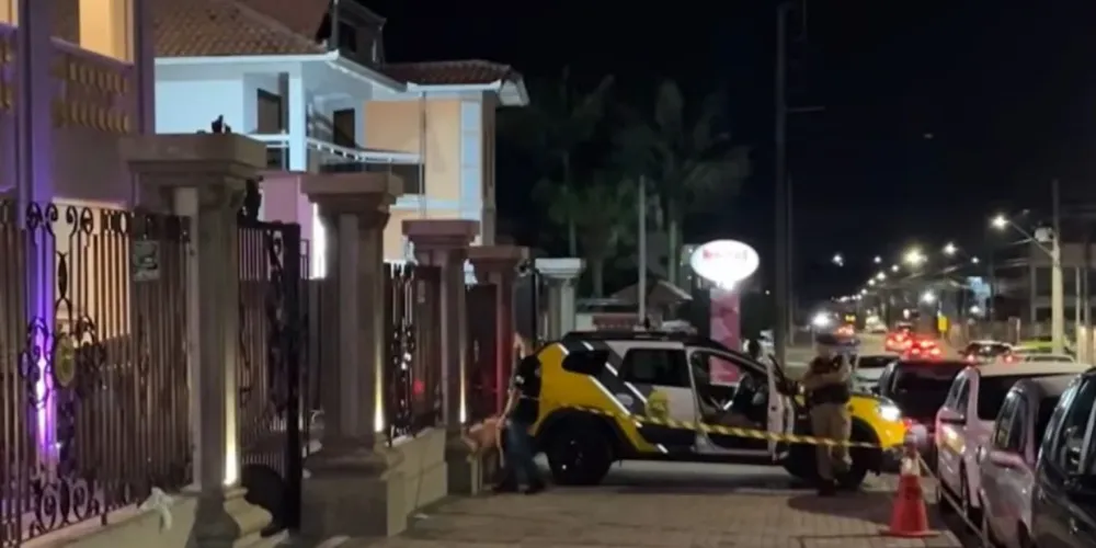 O suspeito foi preso momentos depois