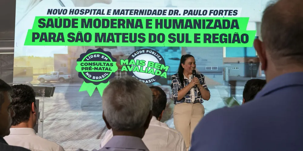 Prefeita de São Mateus do Sul, Fernanda Sardanha (PSD), discursando no evento