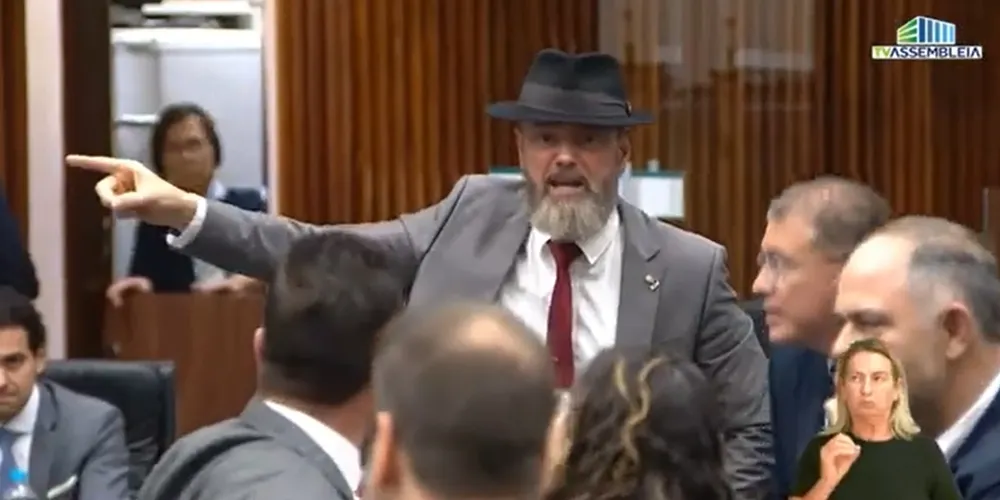 Durante a votação, Tito Barrichello reagiu e afirmou que o colega estaria agindo de forma “trapaceira” ao mencionar Moro