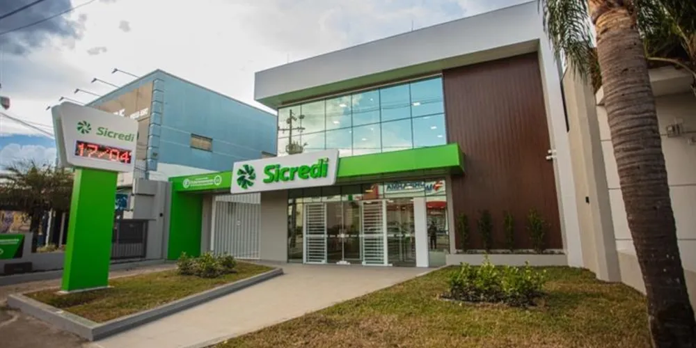 Localizada na Rua João Dembinski, 3451, a agência possui mais de 360 m²