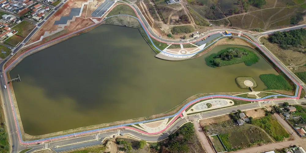 Lago de Olarias durante construção