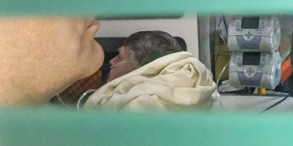 Bolsonaro apresentou febre alta, queda de saturação de oxigênio, sudorese intensa e calafrios enquanto estava detido na Papudinha, em Brasília