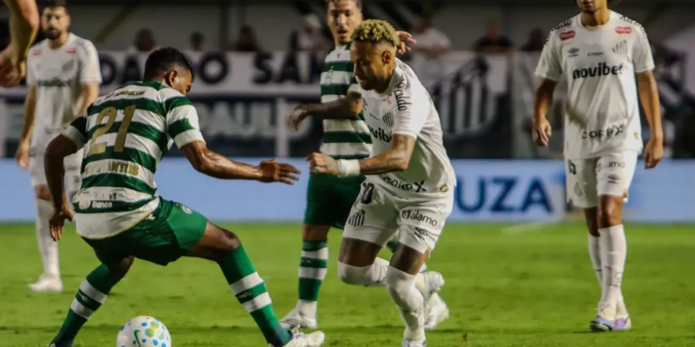 Neymar acerta trave e Santos sai vaiado após empate