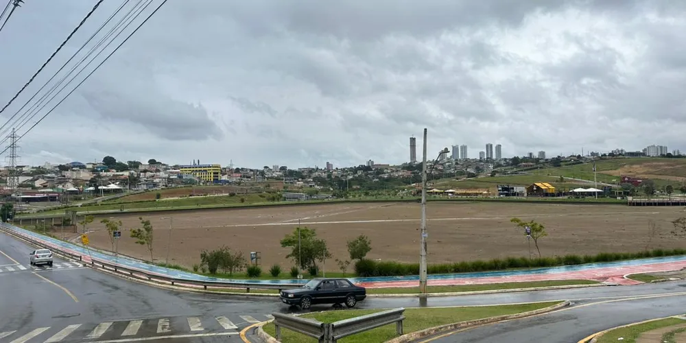 O Lago de Olarias visto de cima, pela Rua Bárbara Stein