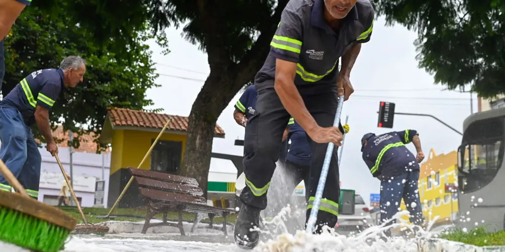 A Prefeitura informou que outras praças da cidade devem receber ações semelhantes nas próximas semanas.