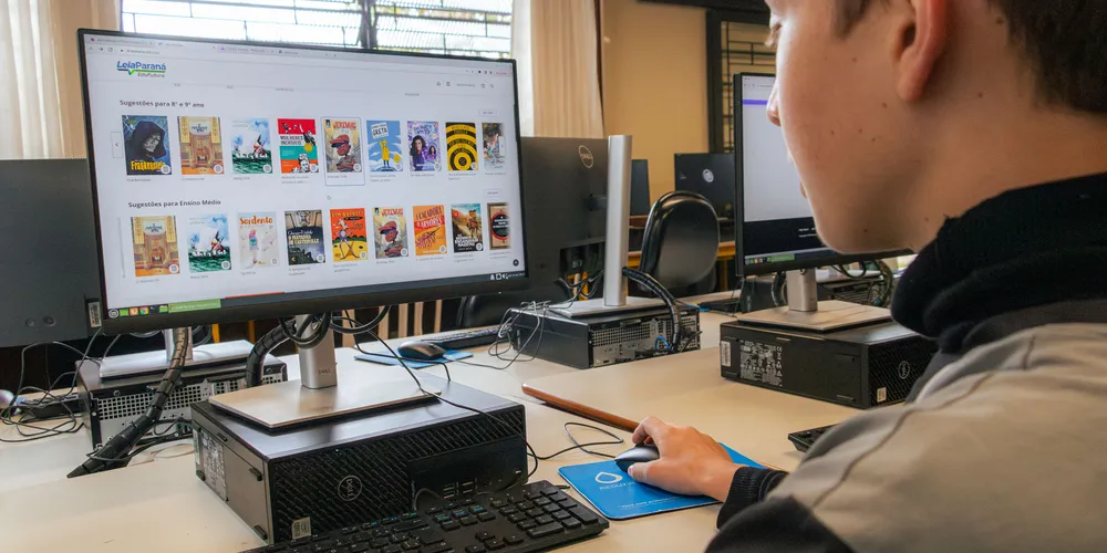 A Secretaria de Educação do Paraná já estruturou nos últimos anos um conjunto de políticas e ferramentas que incorporam a tecnologia ao cotidiano escolar