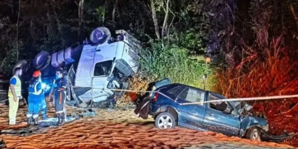 Mãe e filho de 4 anos morrem em acidente brutal