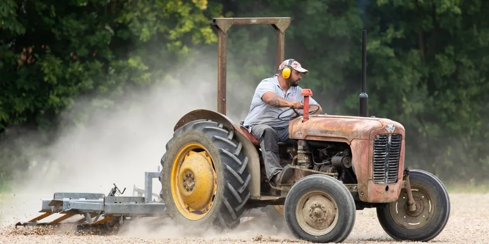 Nova plataforma digital do Ministério da Agricultura unifica o recebimento de demandas por tratores e implementos agrícolas, agilizando a análise técnica das doações