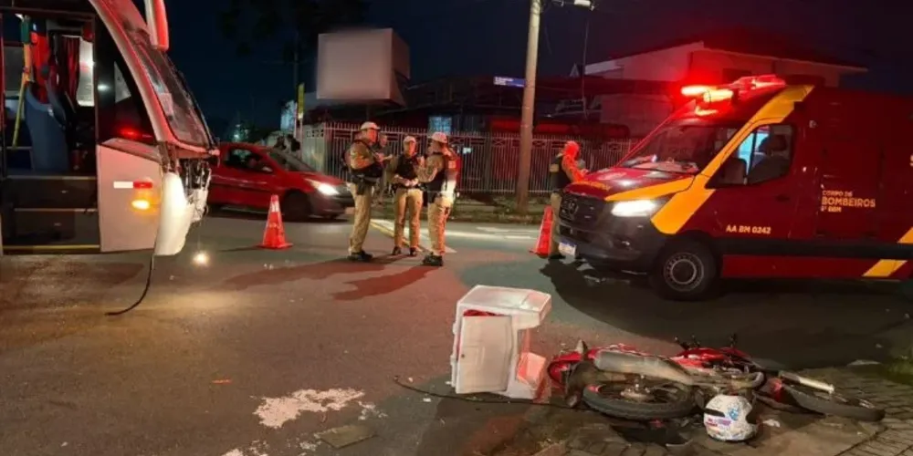 O acidente mobilizou equipes do Siate, Samu e policiais do Batalhão de Polícia de Trânsito (BPTran)