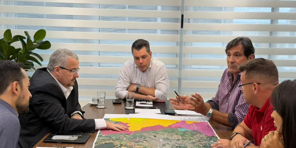 Gestores da Motiva Paraná mostram traçado para diretores da Faep/PR