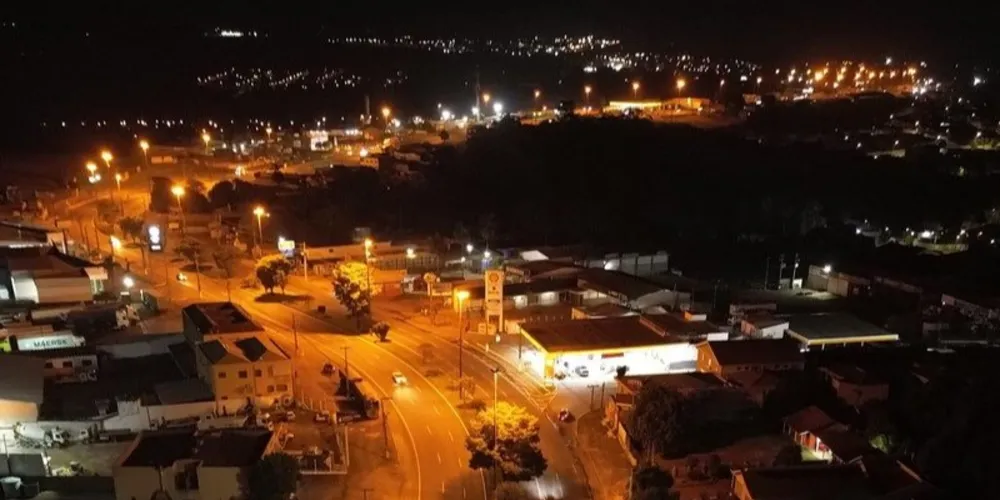 A equipe de Engenharia Elétrica da concessionária substituiu 72 luminárias em 31 postes