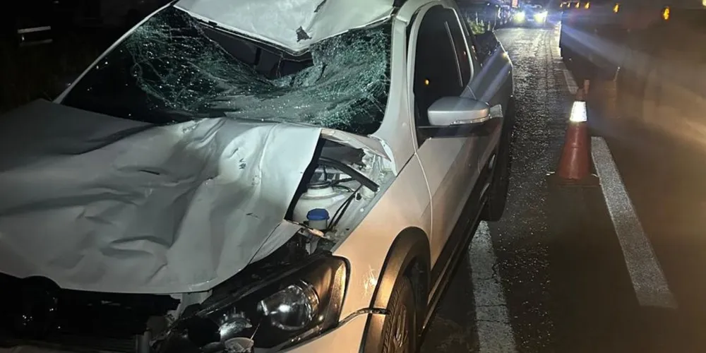 O homem foi atingido por um carro Volkswagen Saveiro